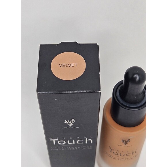 Younique Mineral Touch Liquid Foundation in Velvet .68 fl oz New in Box - Picture 2 of 4